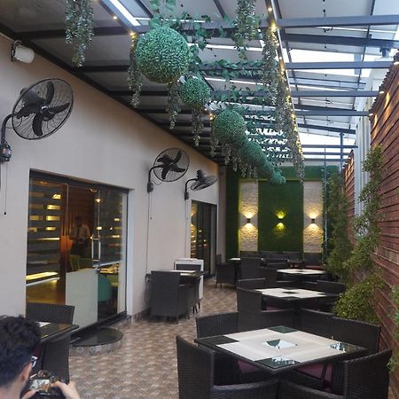 Swarg Hotel Sahiwal Exteriör bild